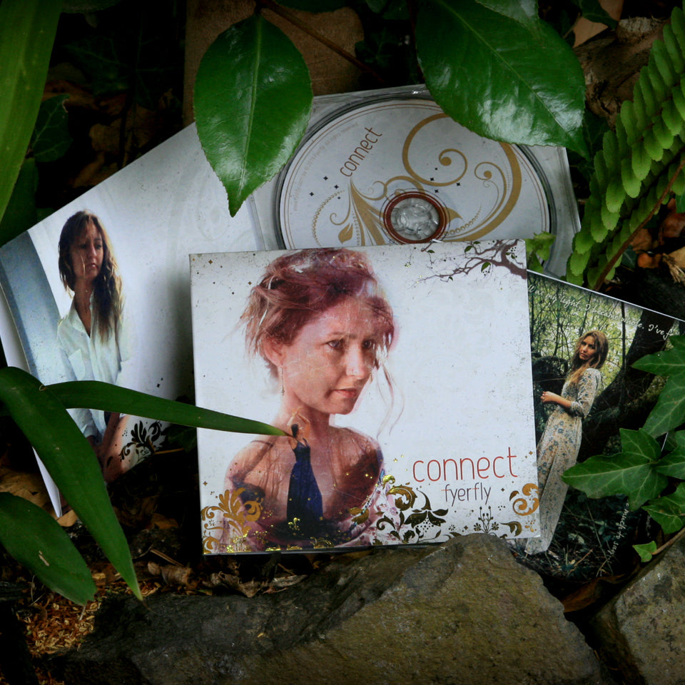 Deluxe debut album 'Connect' by sensual sadore songstress Fyerfly